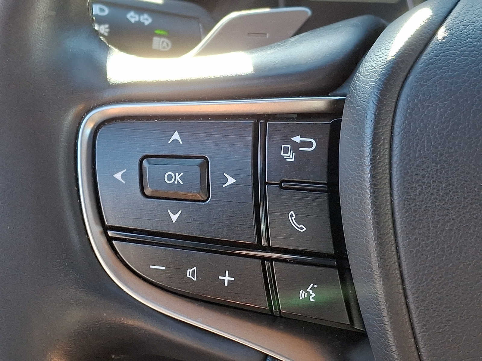 Thumbnail: 2023 Lexus ES - 19