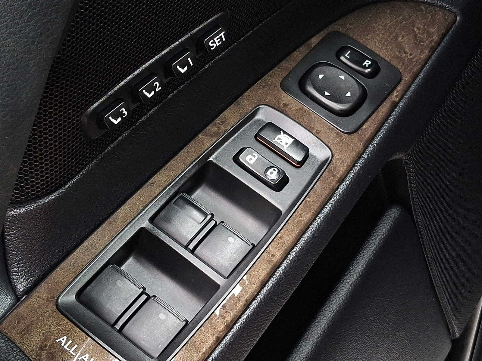 Thumbnail: 2011 Lexus IS - 24