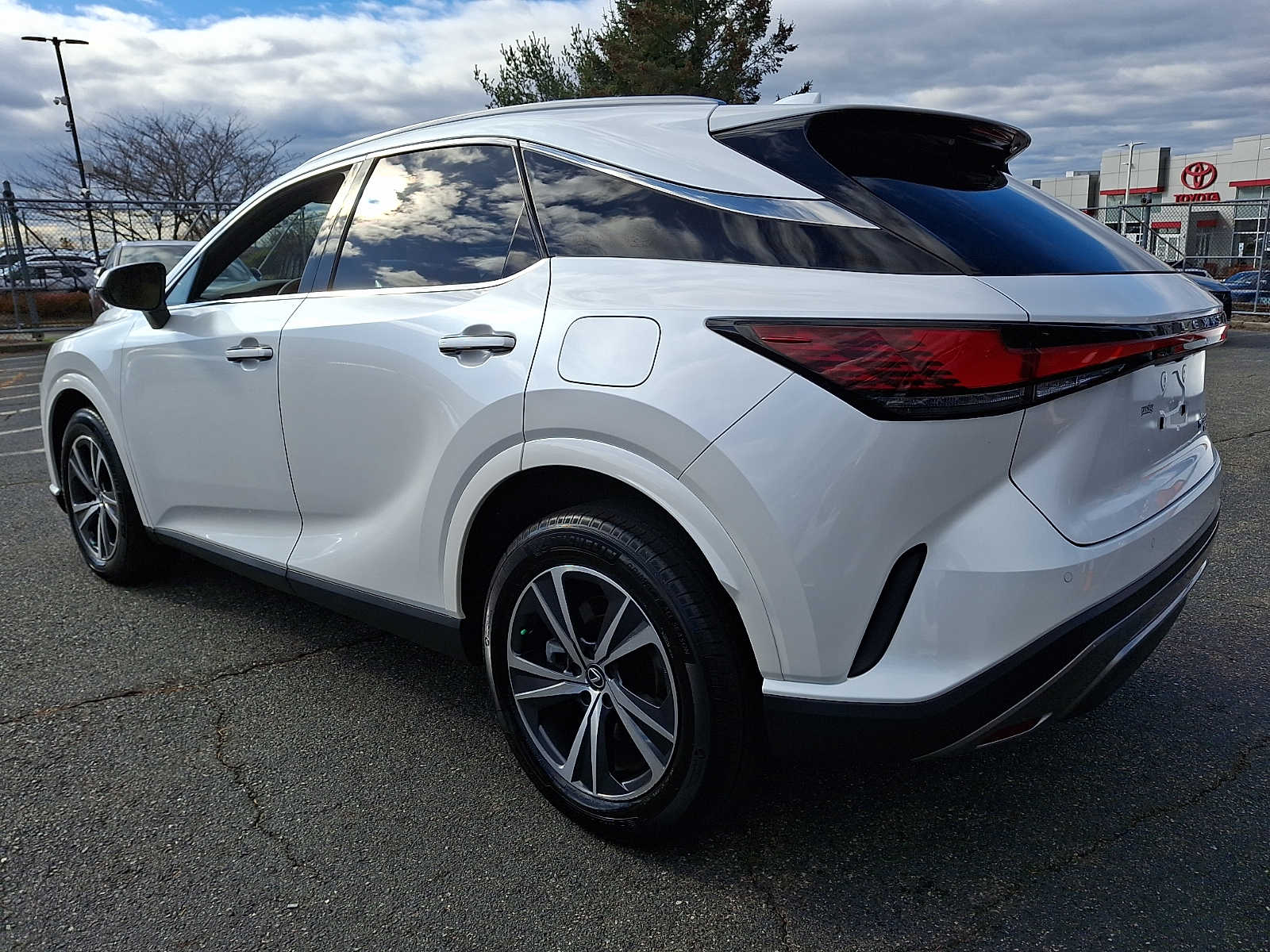 Thumbnail: 2024 Lexus RX - 7