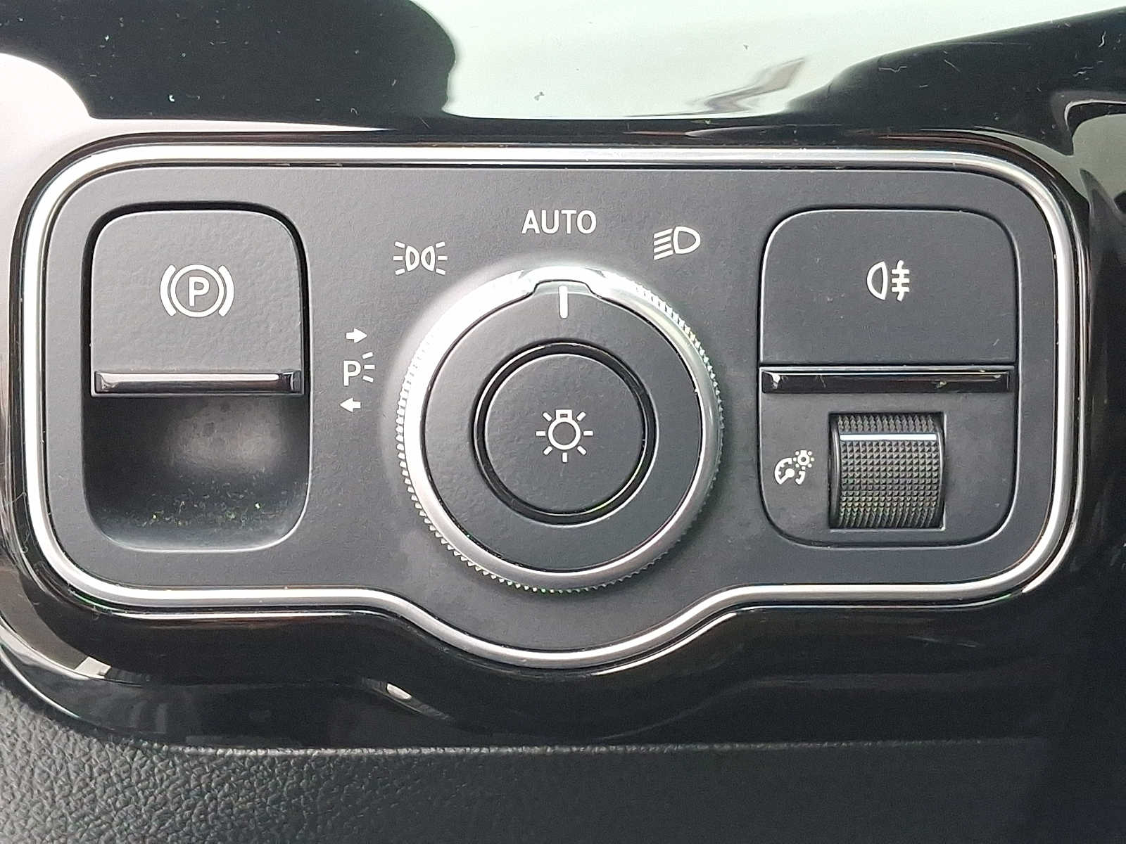 Thumbnail: 2023 Mercedes-Benz CLA - 20