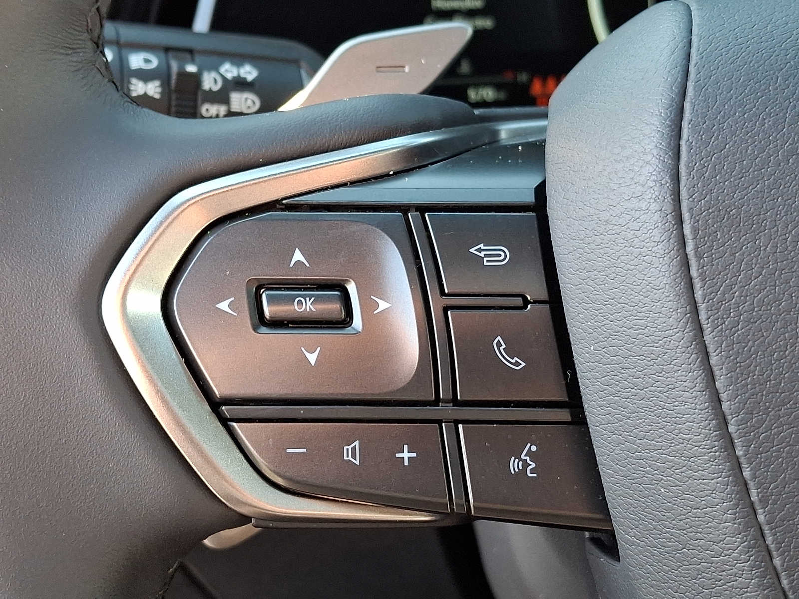 Thumbnail: 2025 Lexus RX - 18