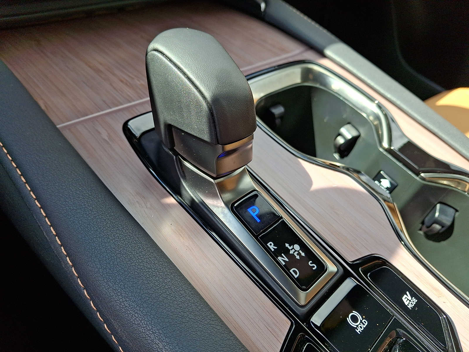 Thumbnail: 2025 Lexus RX - 13