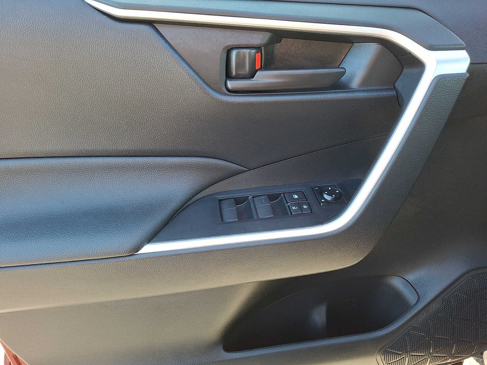 Thumbnail: 2023 Toyota RAV4 - 9