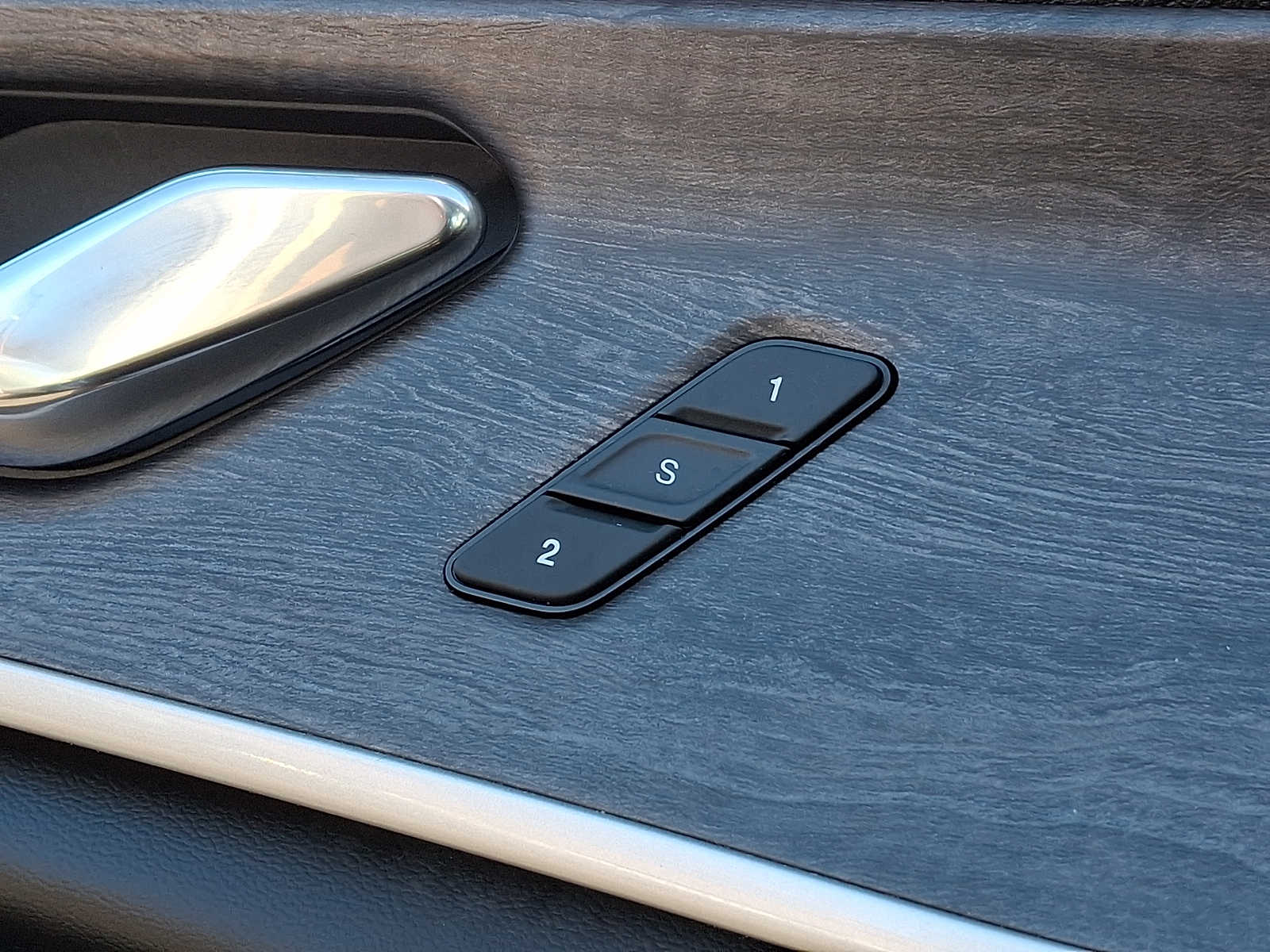 Thumbnail: 2024 Jeep Grand Cherokee L - 24