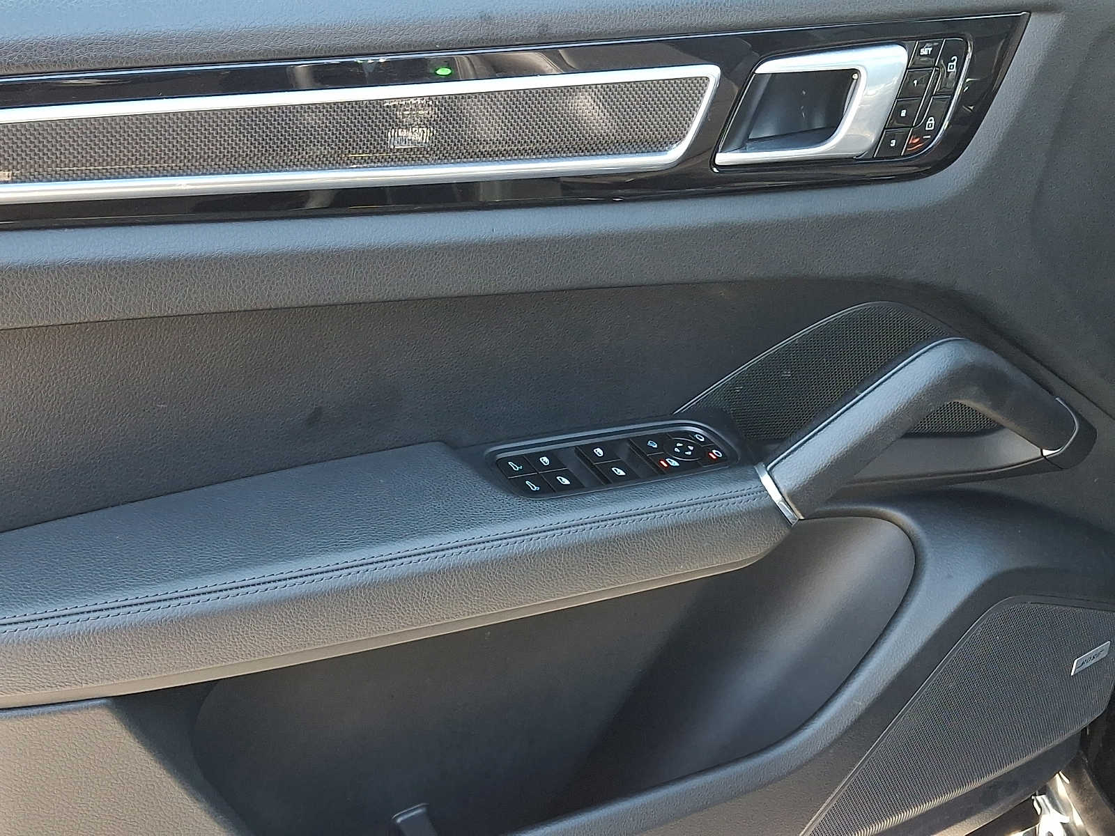 Thumbnail: 2019 Porsche Cayenne - 9