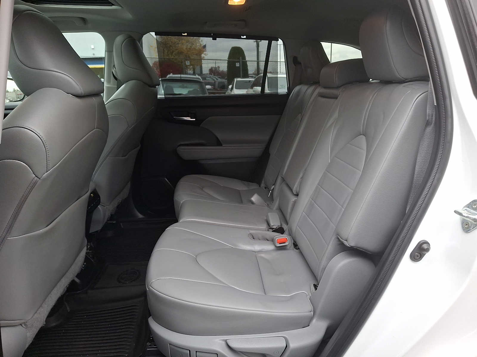 Thumbnail: 2023 Toyota Highlander - 7