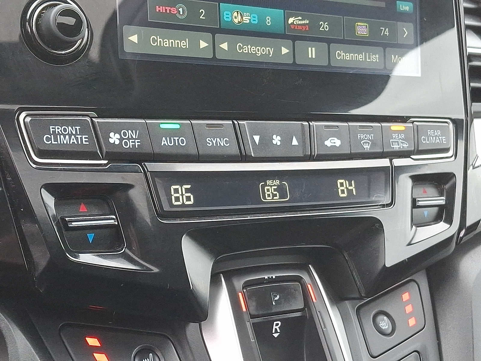 Thumbnail: 2018 Honda Odyssey - 16