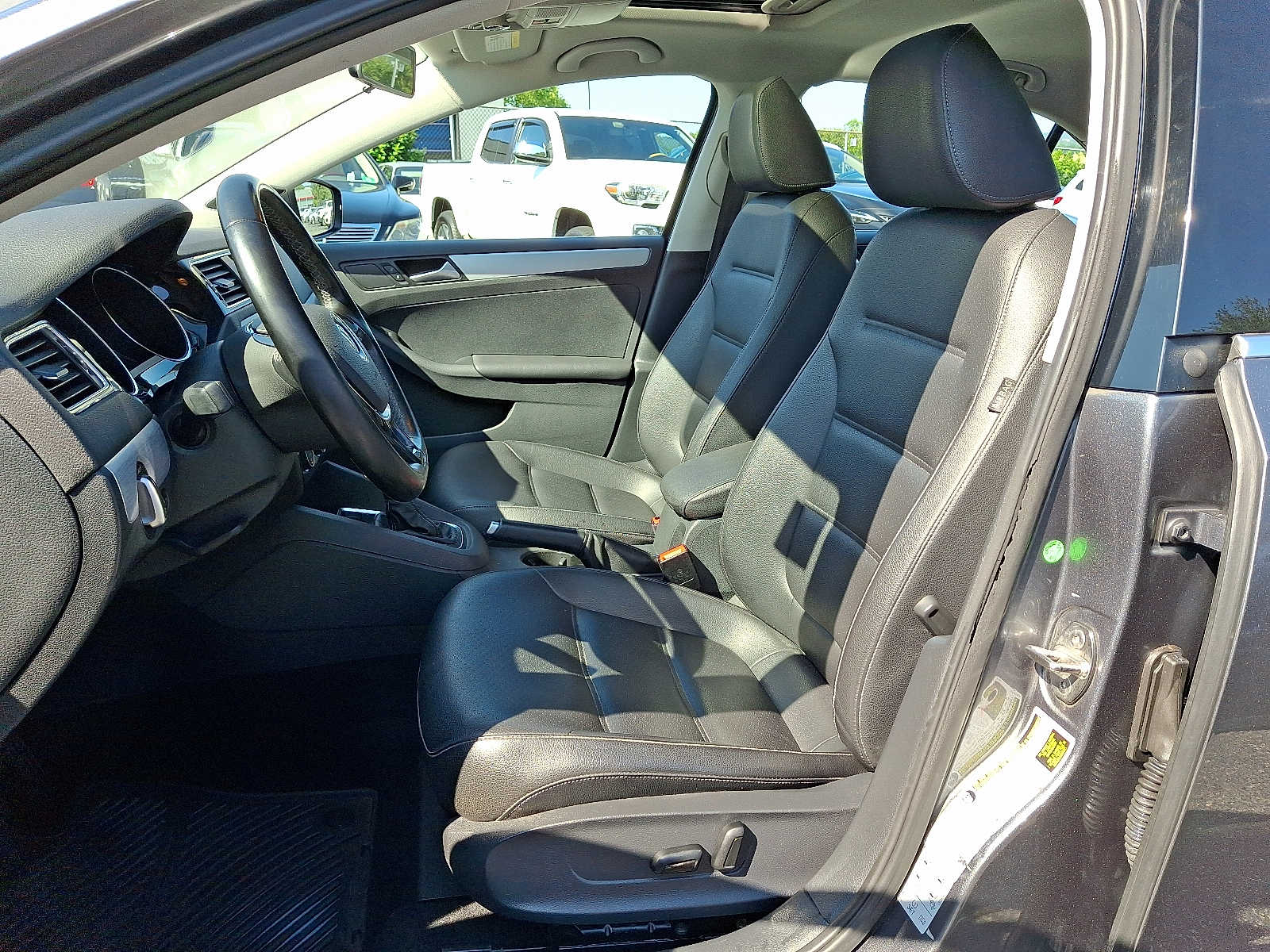 Thumbnail: 2018 Volkswagen Jetta - 11