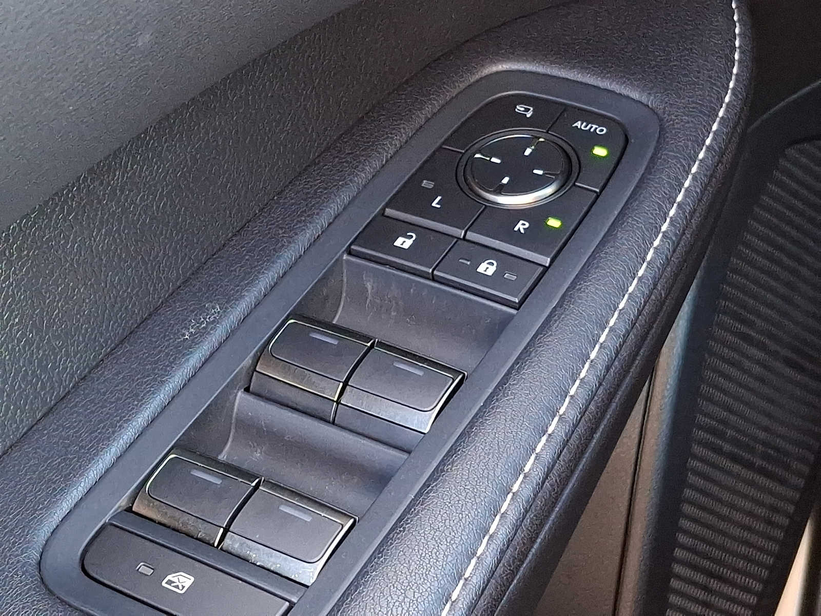 Thumbnail: 2025 Lexus RX - 24