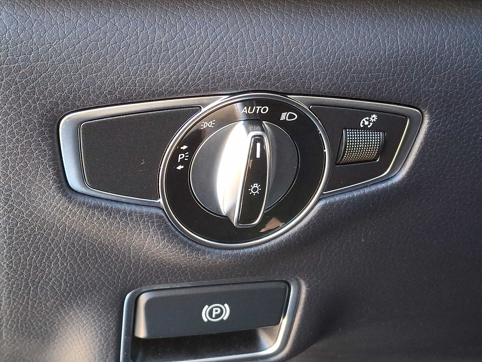 Thumbnail: 2018 Mercedes-Benz B-Class - 21