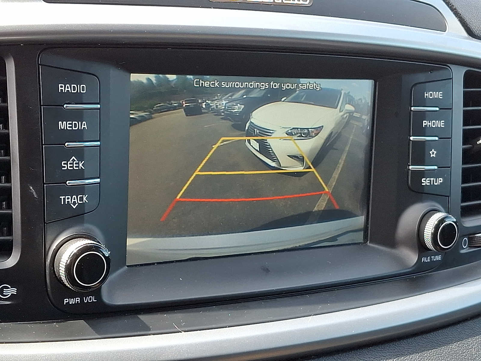 Thumbnail: 2019 Kia Sorento - 17