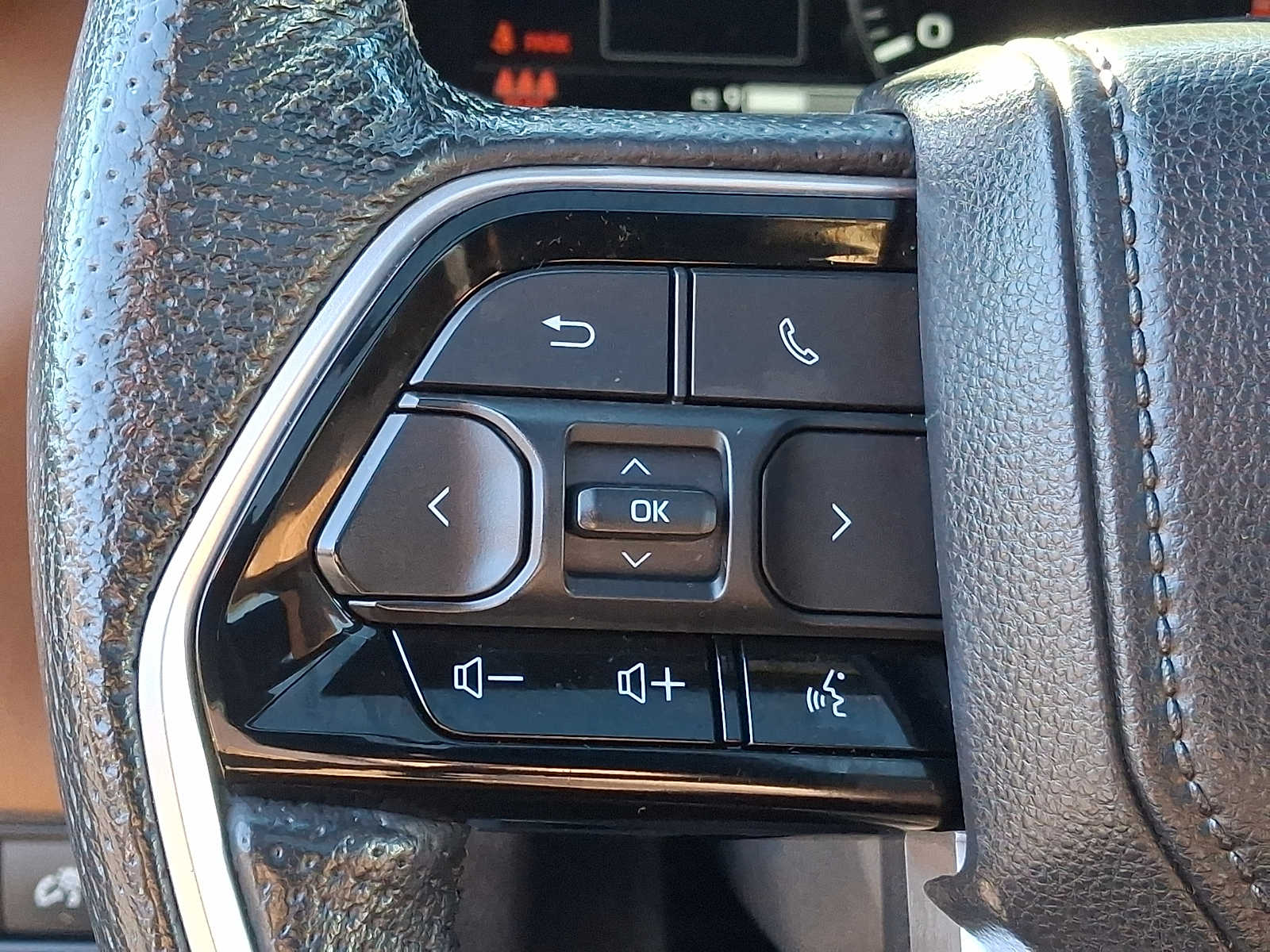 Thumbnail: 2023 Toyota Tundra - 16