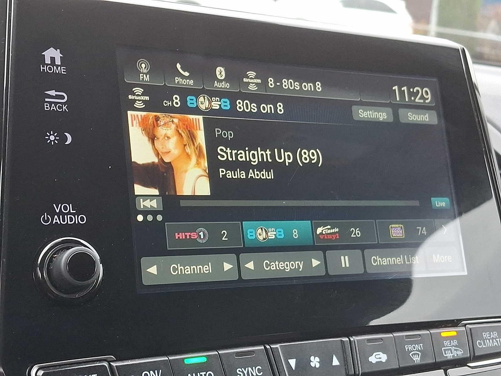 Thumbnail: 2018 Honda Odyssey - 17