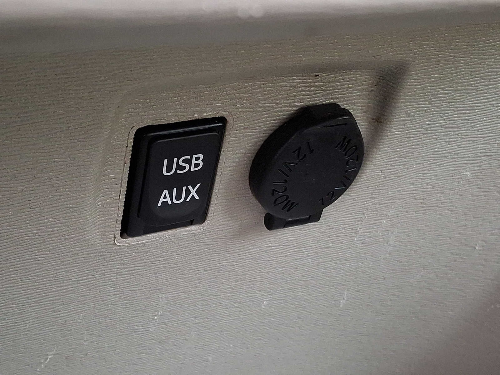 Thumbnail: 2014 Toyota Sienna - 24