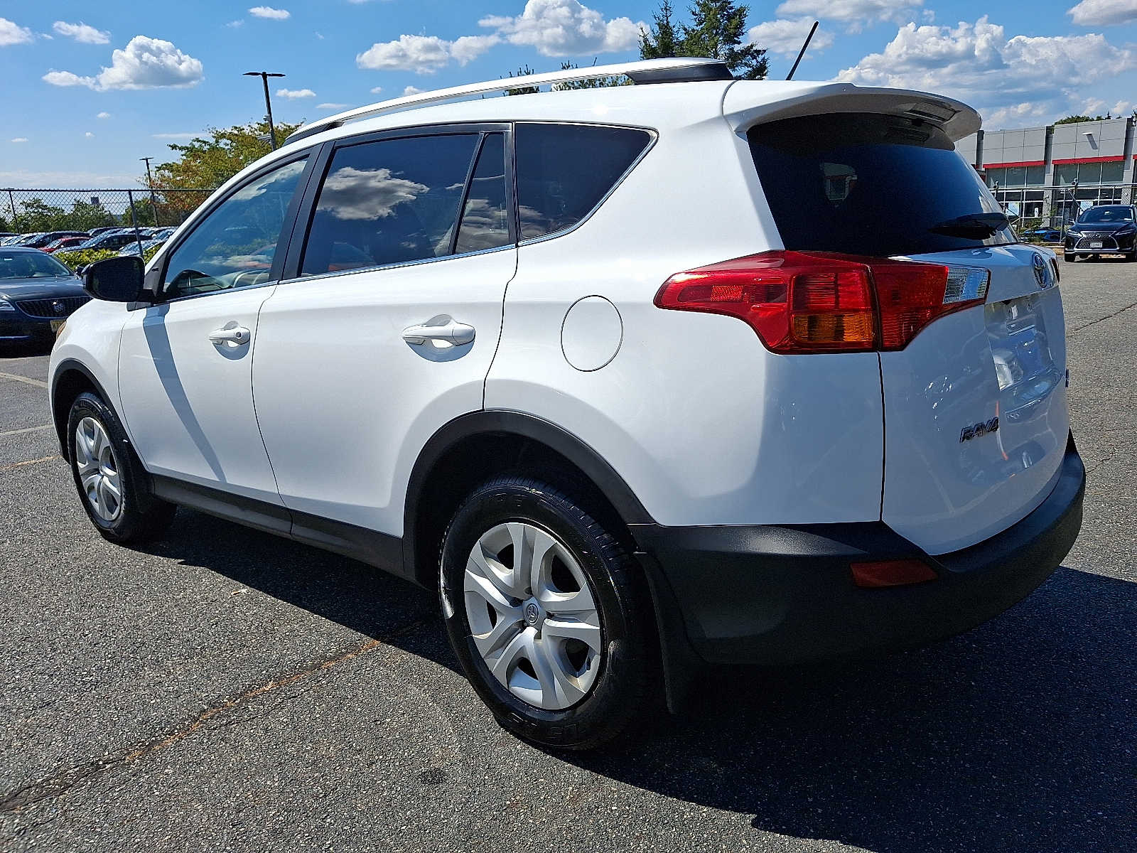 Thumbnail: 2015 Toyota RAV4 - 6