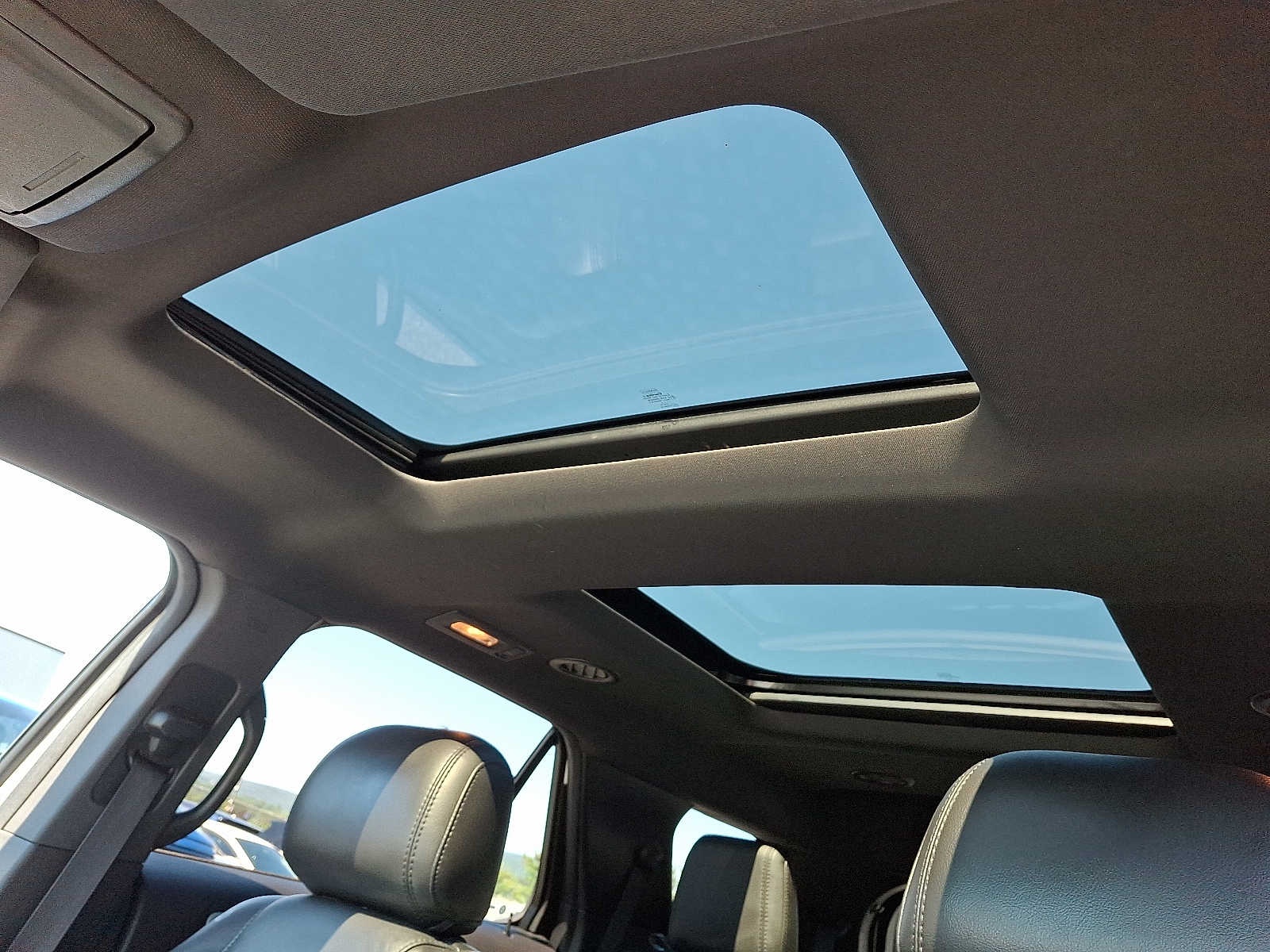 Thumbnail: 2015 Ford Explorer - 13