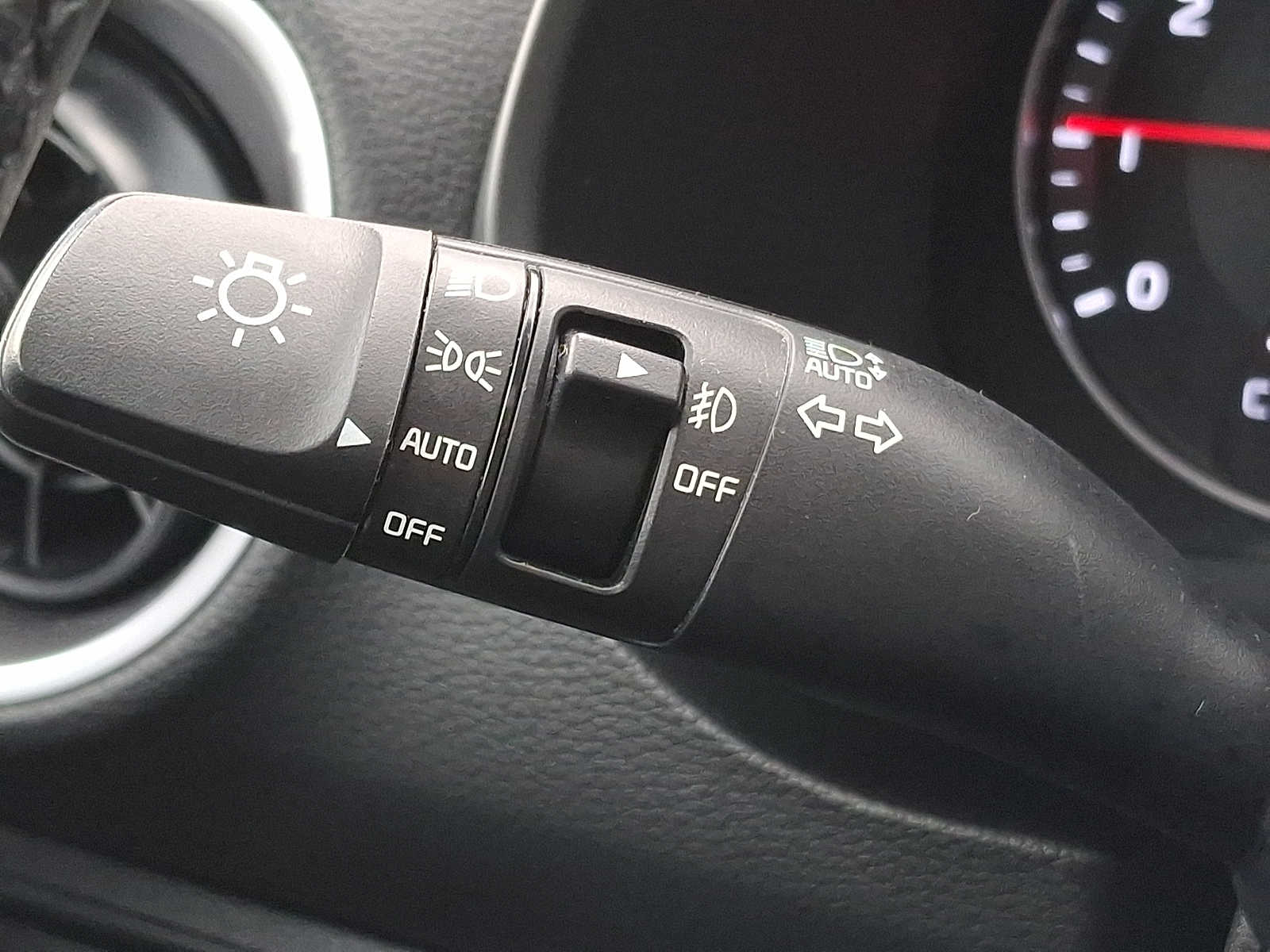 Thumbnail: 2023 Kia Forte - 24