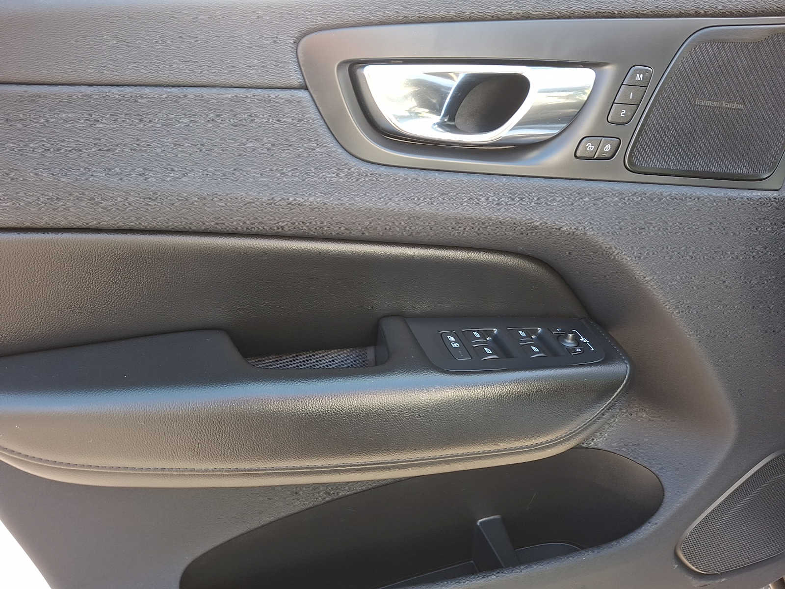 Thumbnail: 2019 Volvo XC60 - 9