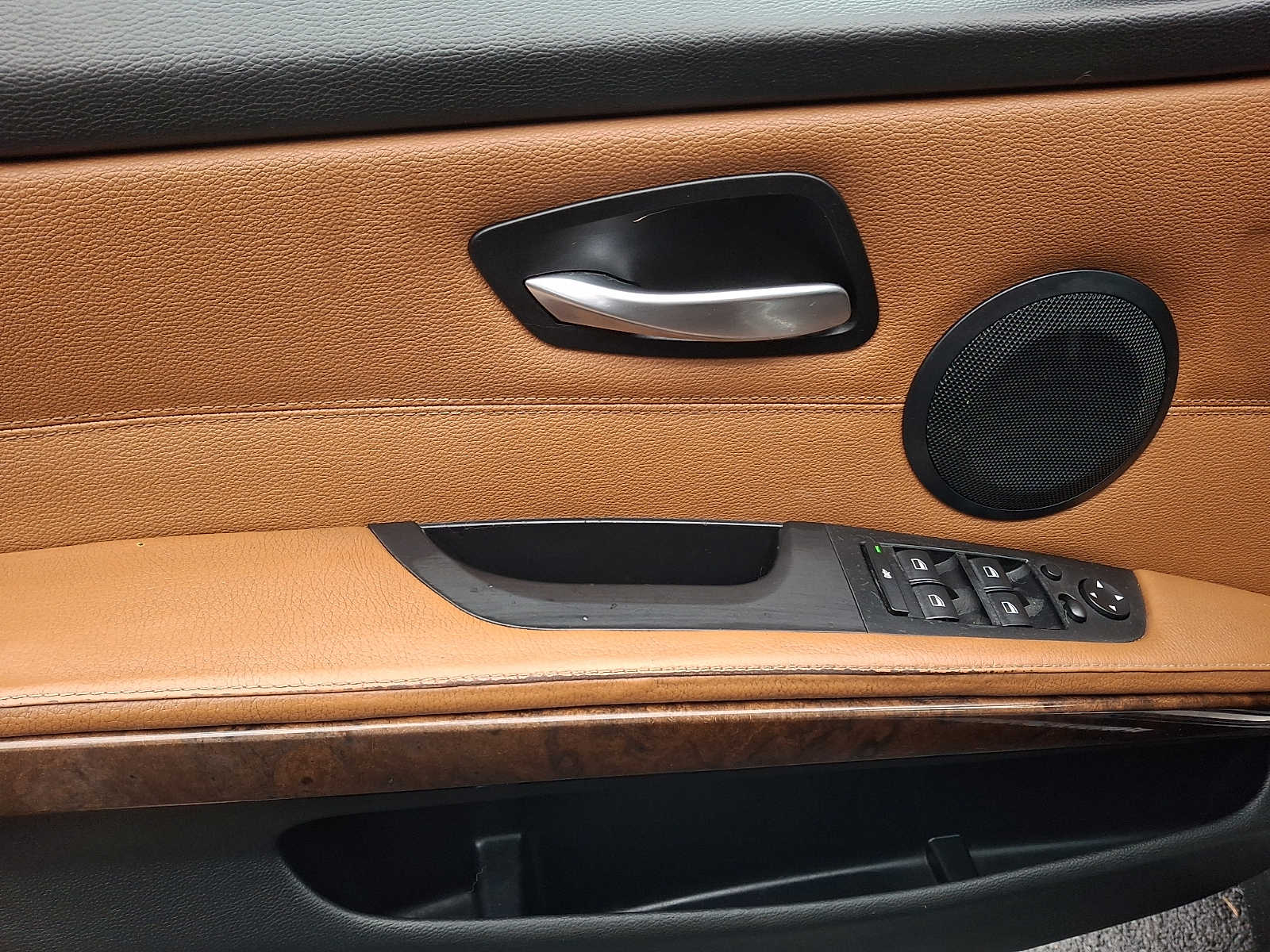 Thumbnail: 2010 BMW 3 Series - 9