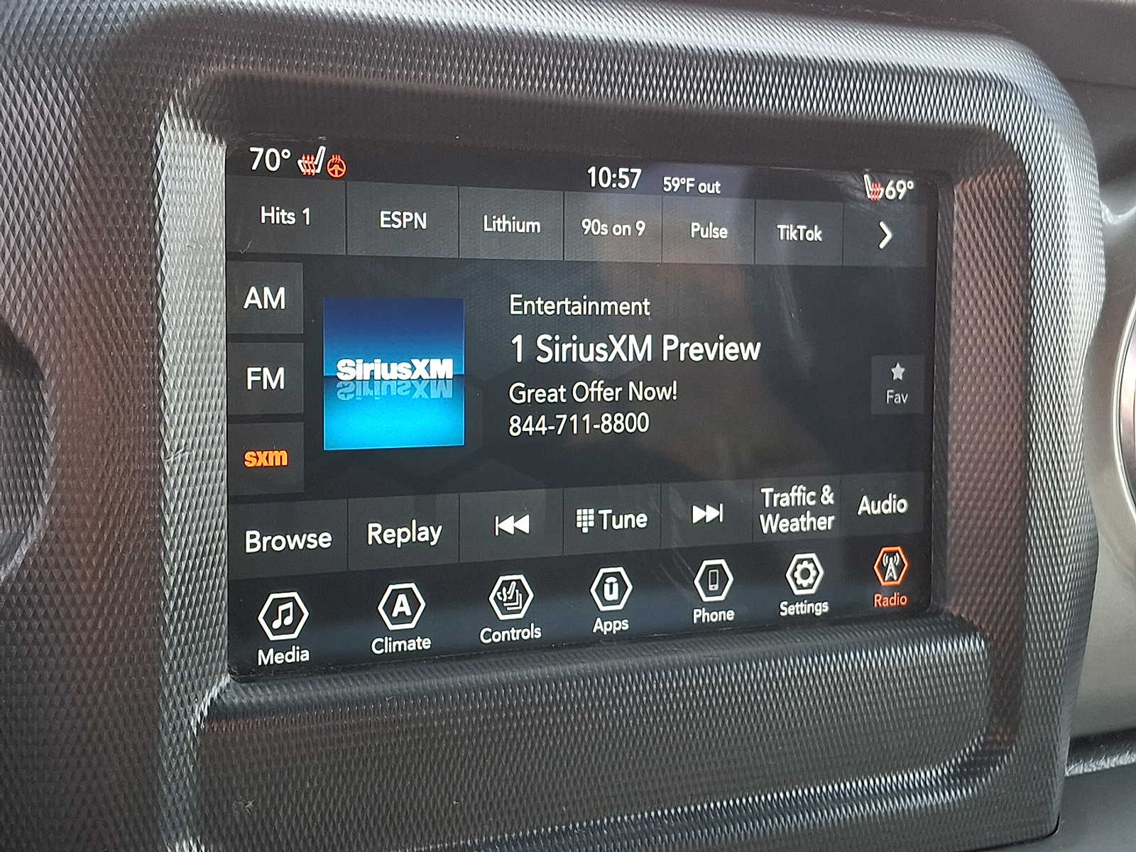 Thumbnail: 2018 Jeep Wrangler - 15