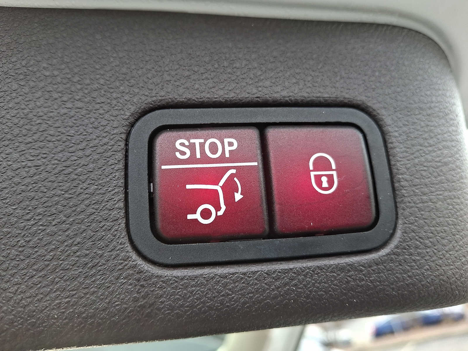 Thumbnail: 2018 Mercedes-Benz GLE - 28