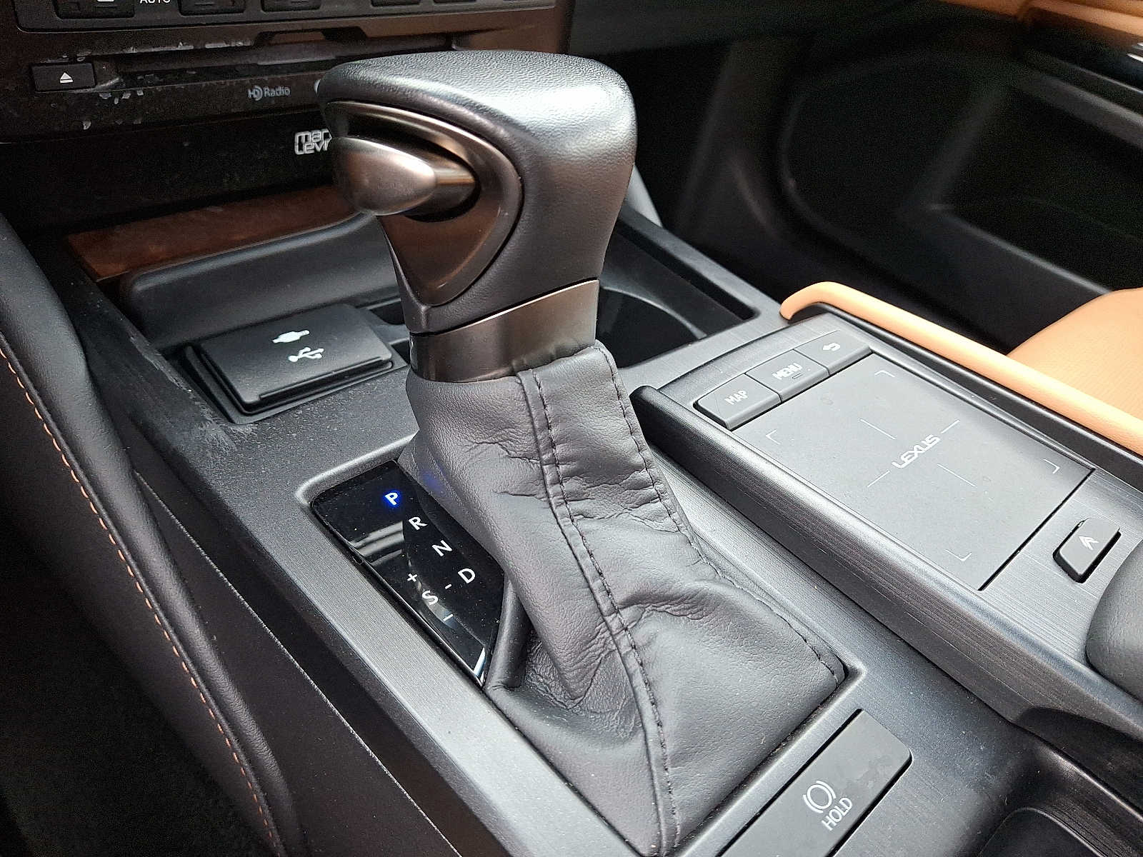 Thumbnail: 2022 Lexus ES - 13