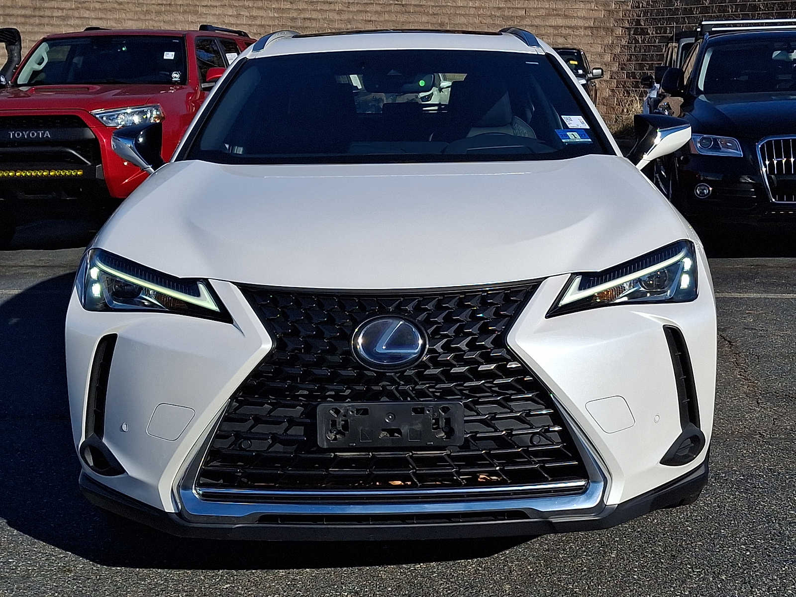 Thumbnail: 2019 Lexus UX - 2