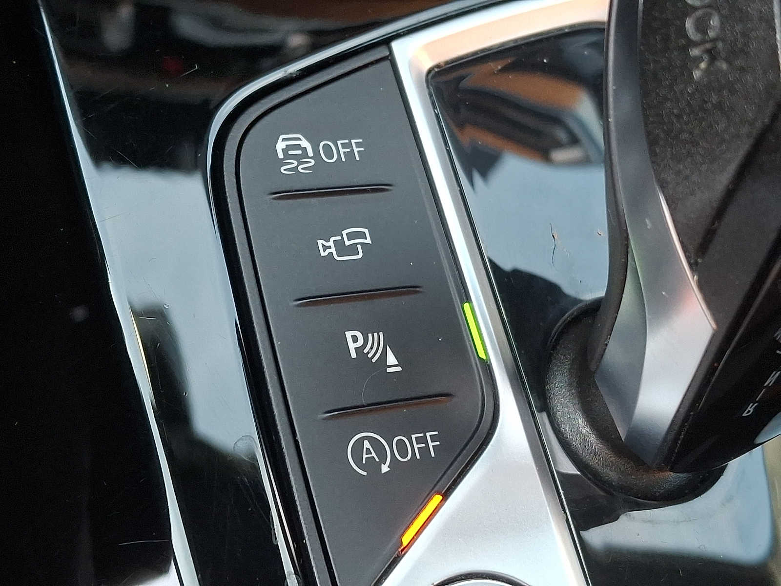 Thumbnail: 2022 BMW X4 - 21