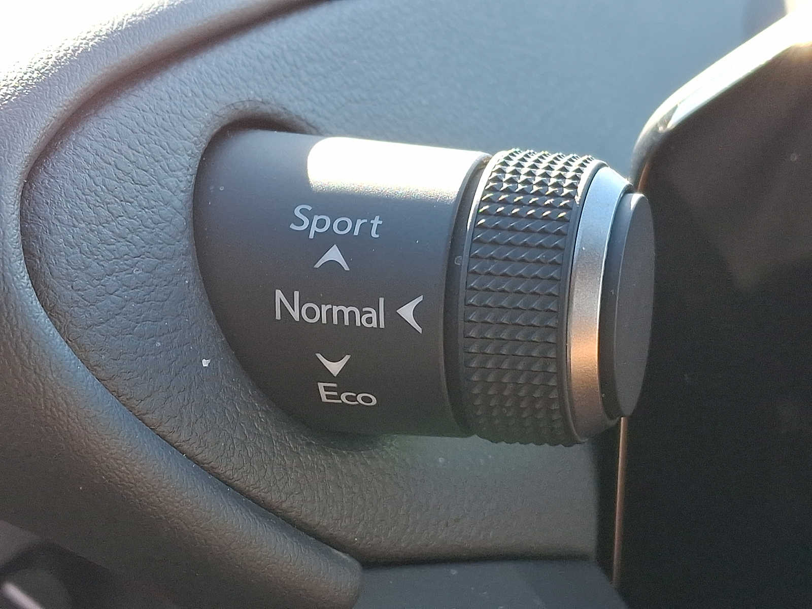 Thumbnail: 2023 Lexus ES - 24