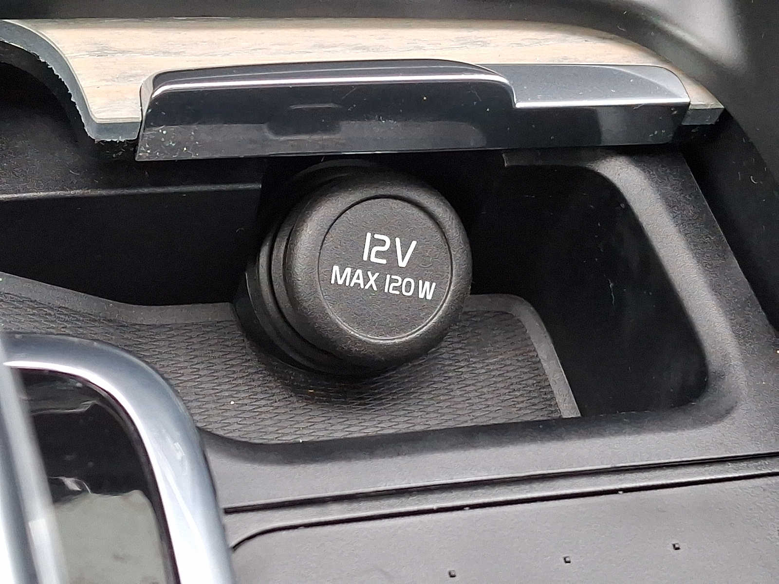 Thumbnail: 2022 Volvo XC60 - 21