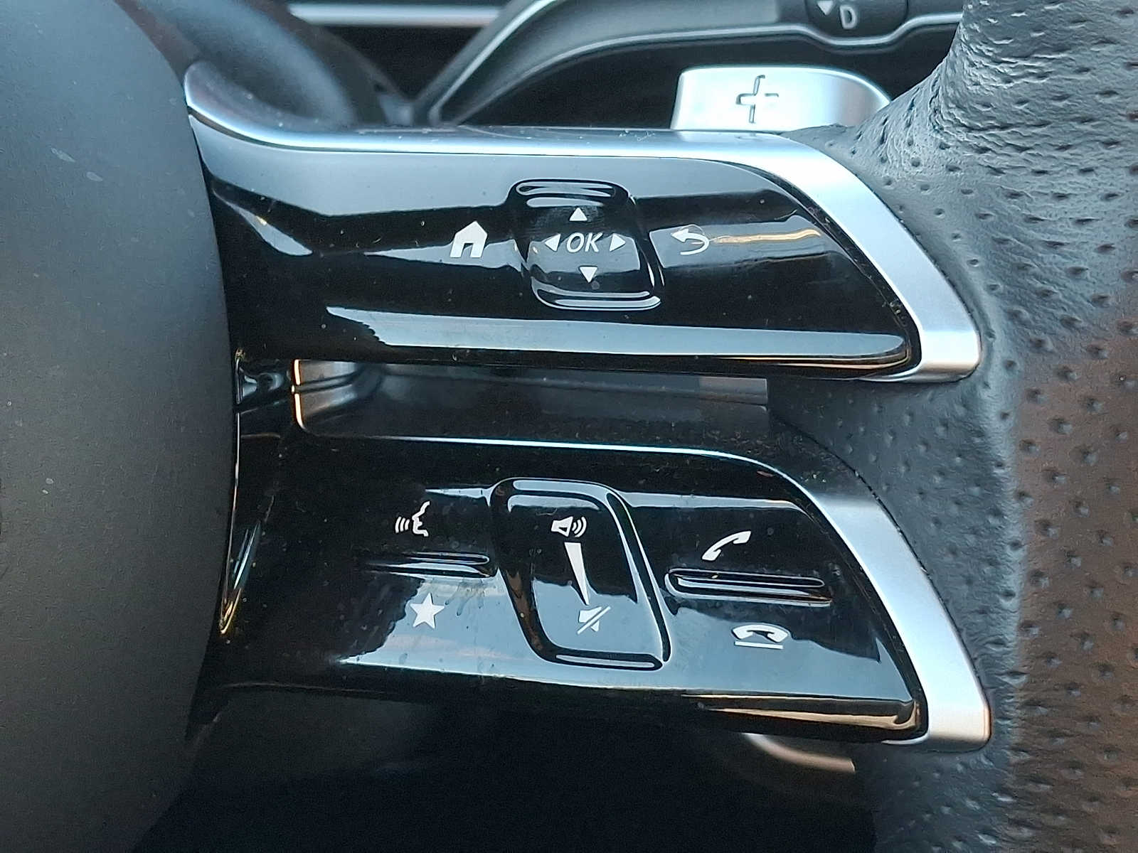 Thumbnail: 2025 Mercedes-Benz GLS - 17