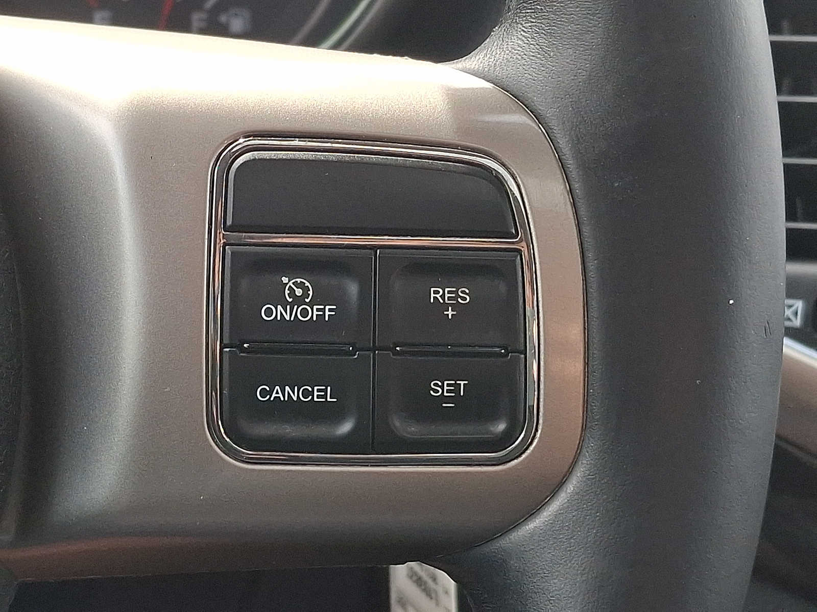 Thumbnail: 2012 Jeep Grand Cherokee - 19