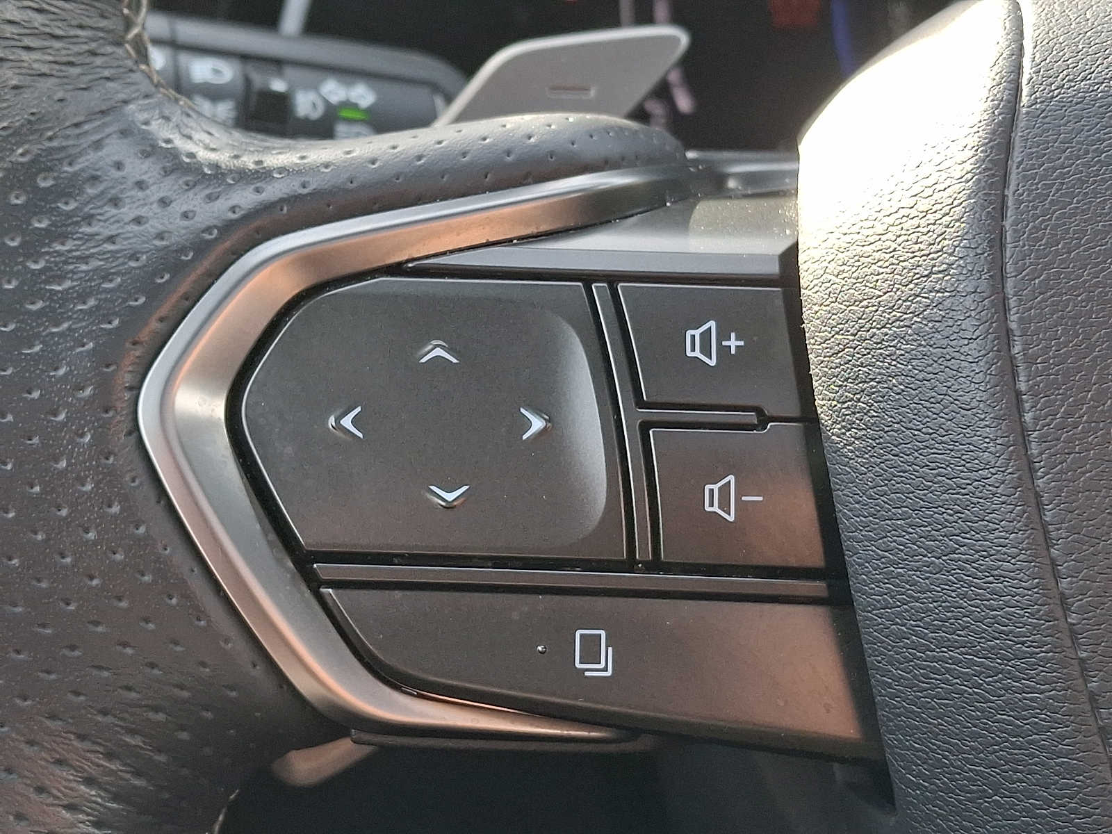 Thumbnail: 2024 Lexus RX - 17