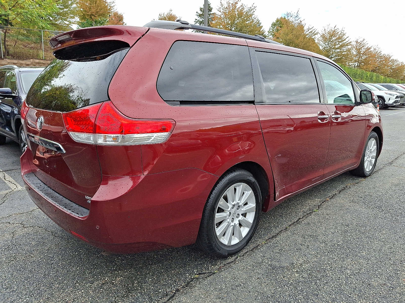Thumbnail: 2013 Toyota Sienna - 4