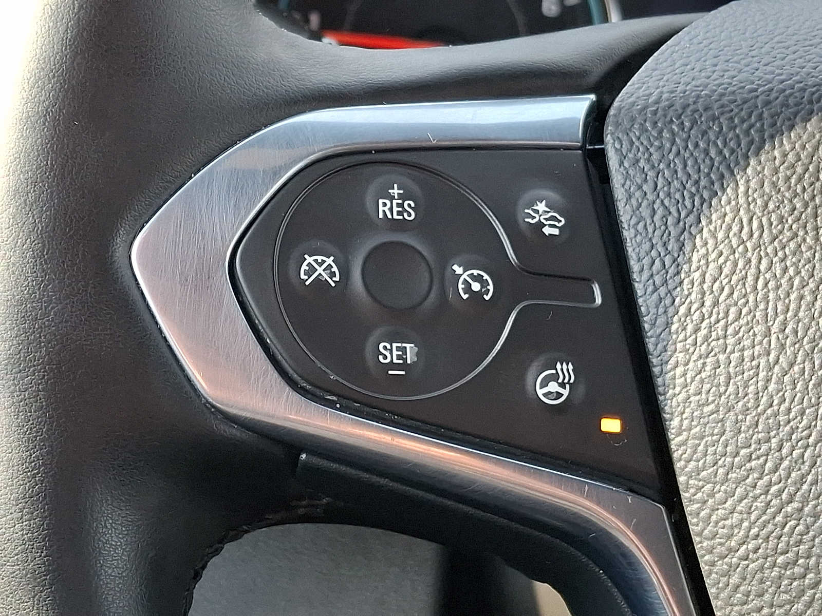 Thumbnail: 2023 Chevrolet Traverse - 16