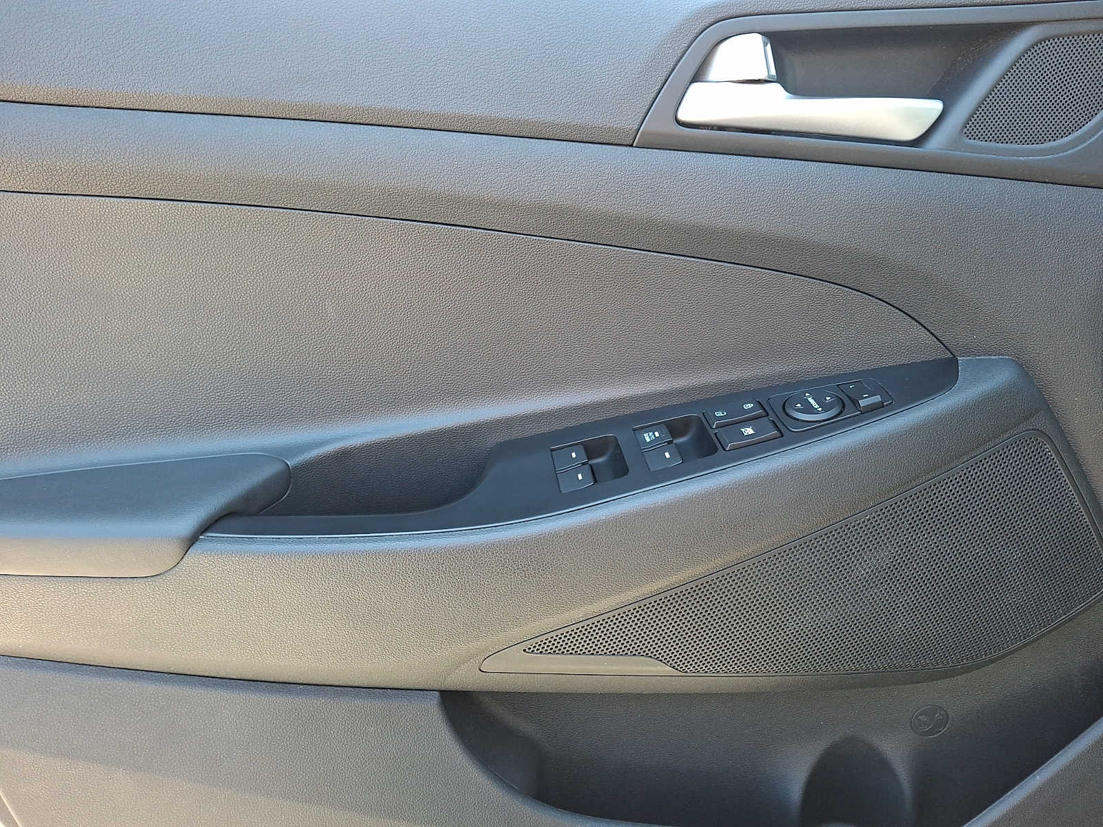 Thumbnail: 2019 Hyundai Tucson - 9