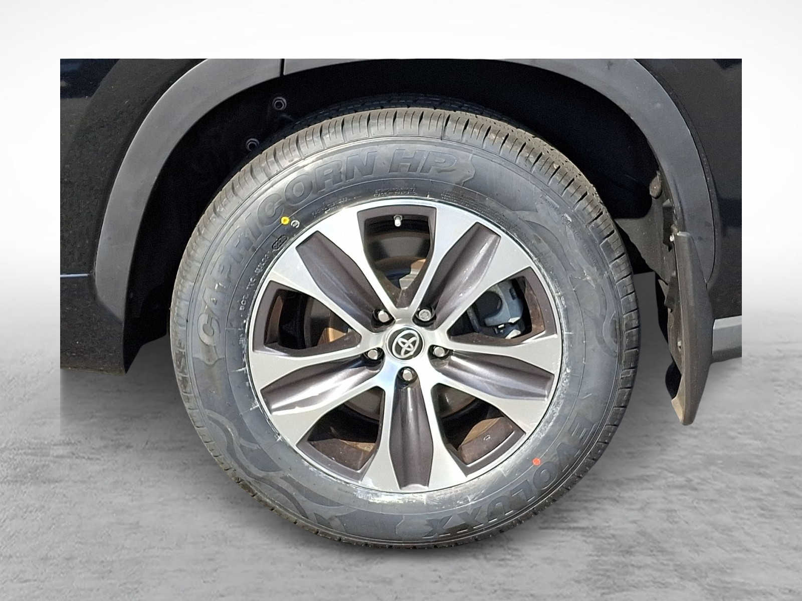 Thumbnail: 2023 Toyota Highlander - 6