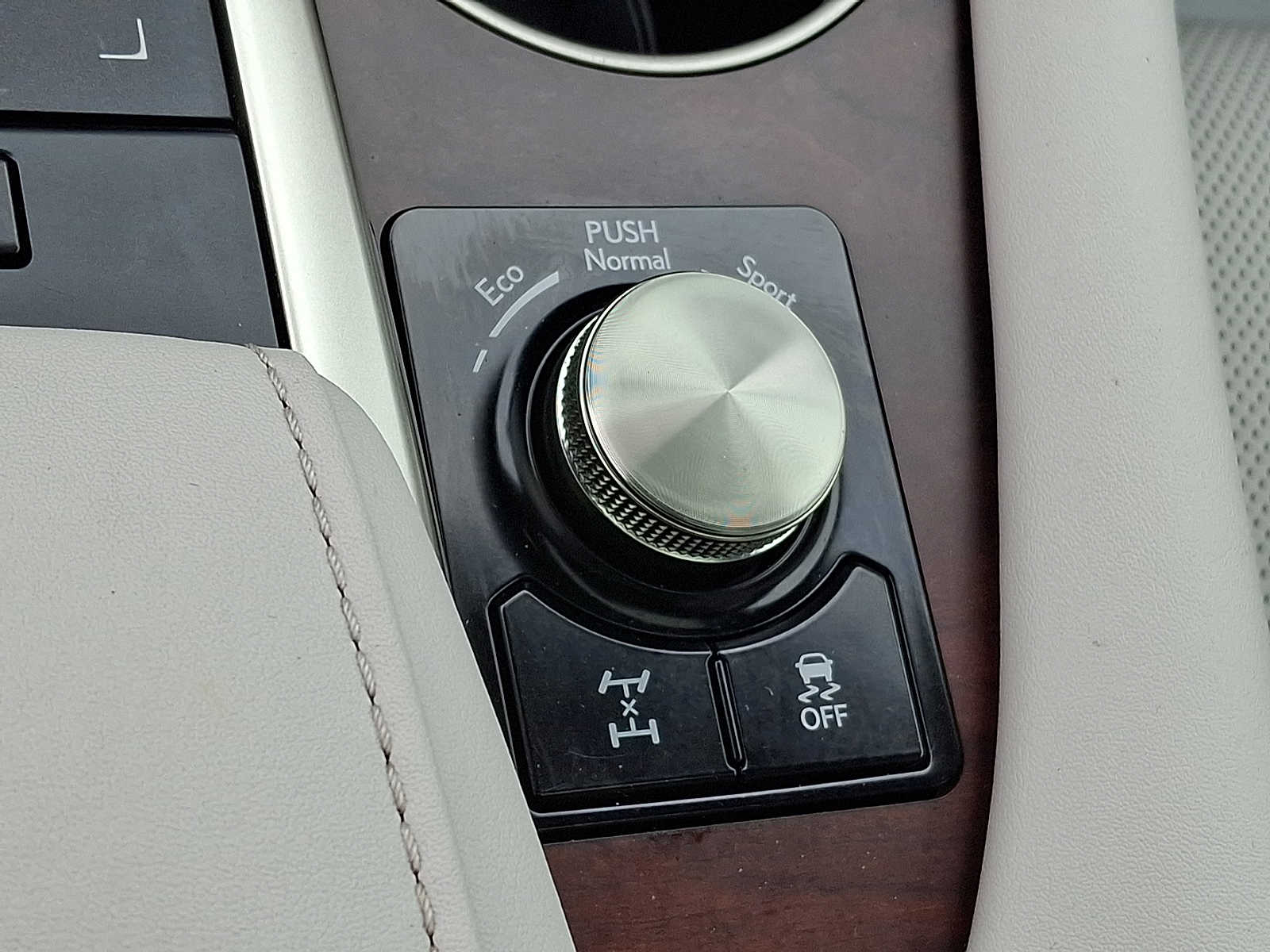 Thumbnail: 2020 Lexus RX - 17