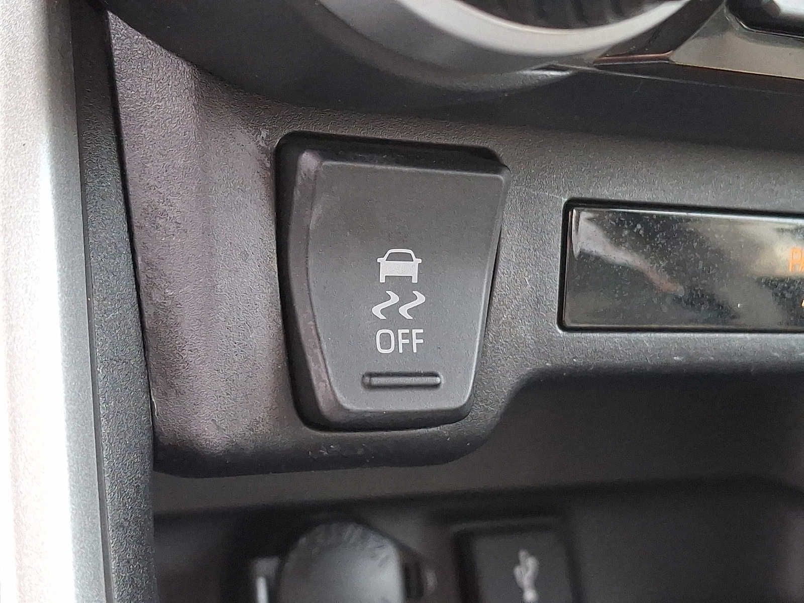 Thumbnail: 2022 Toyota RAV4 - 23