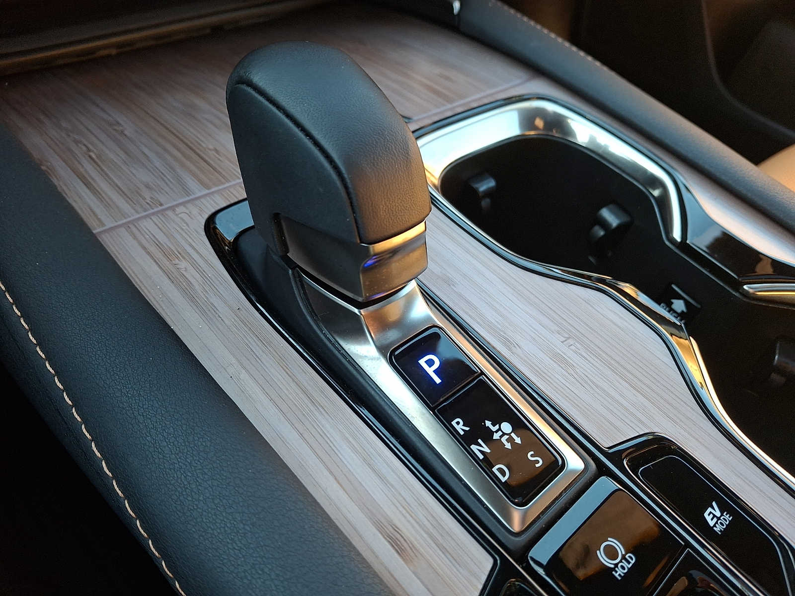 Thumbnail: 2025 Lexus RX - 12