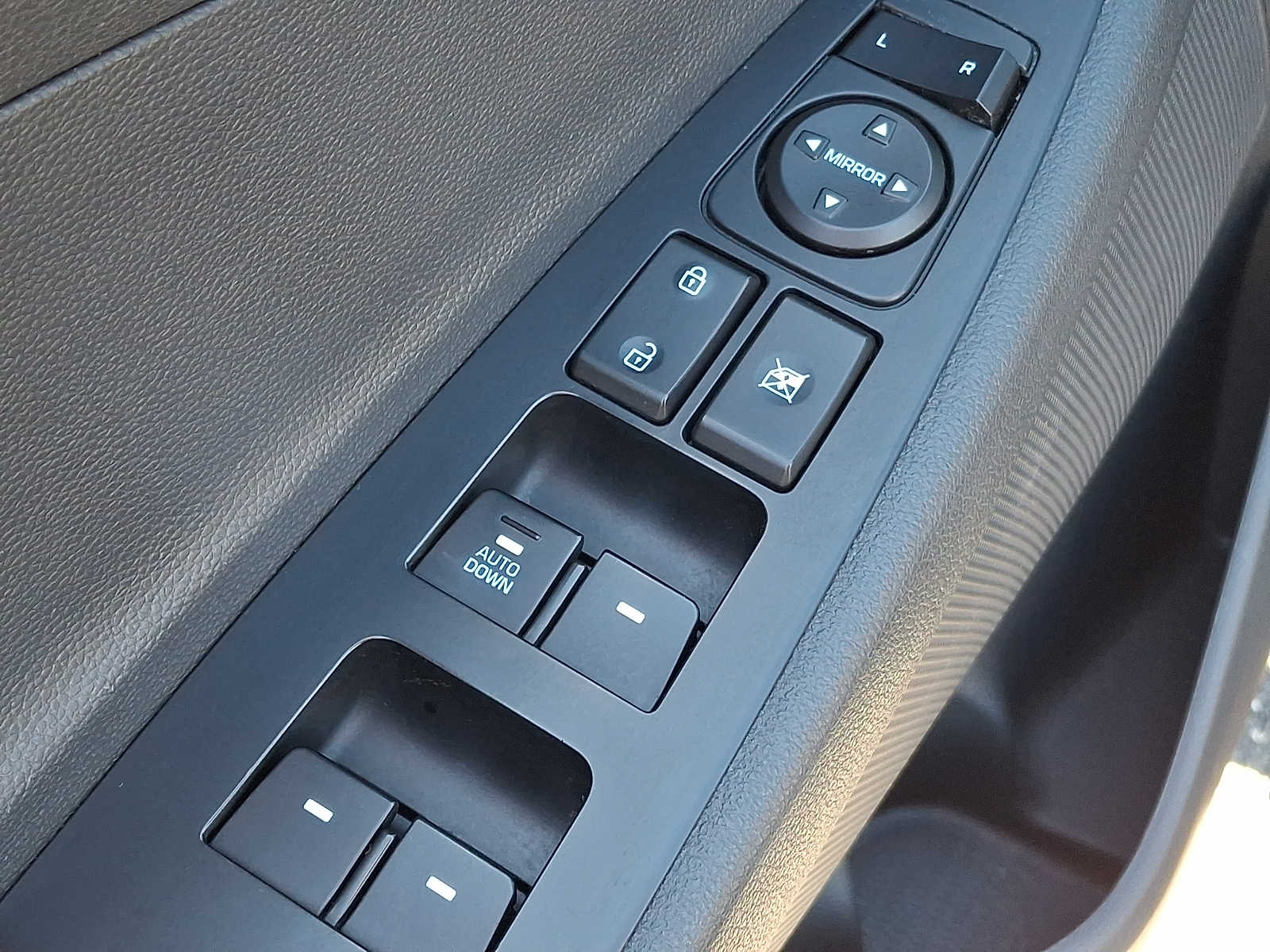 Thumbnail: 2019 Hyundai Tucson - 25