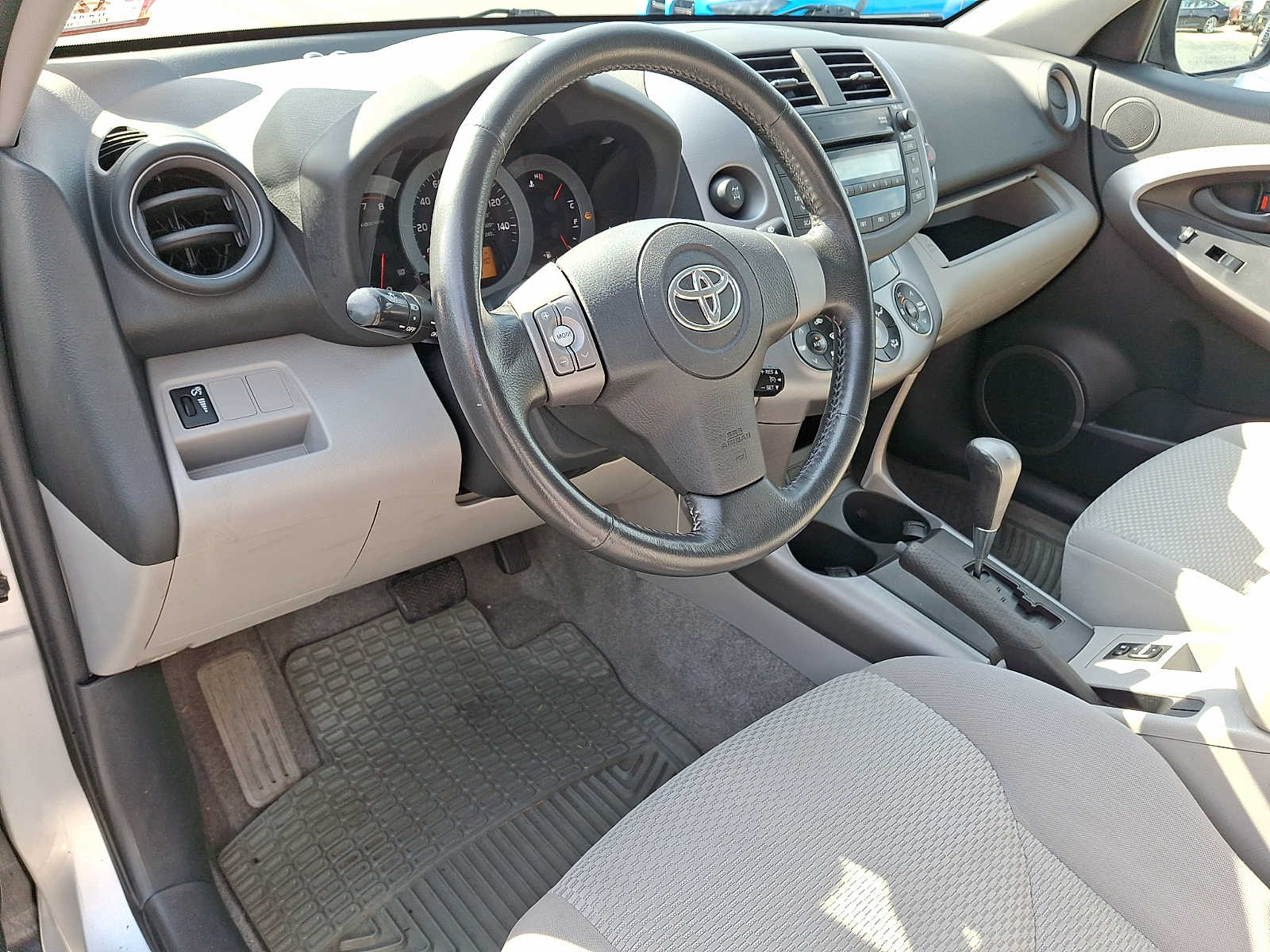 Thumbnail: 2006 Toyota RAV4 - 9