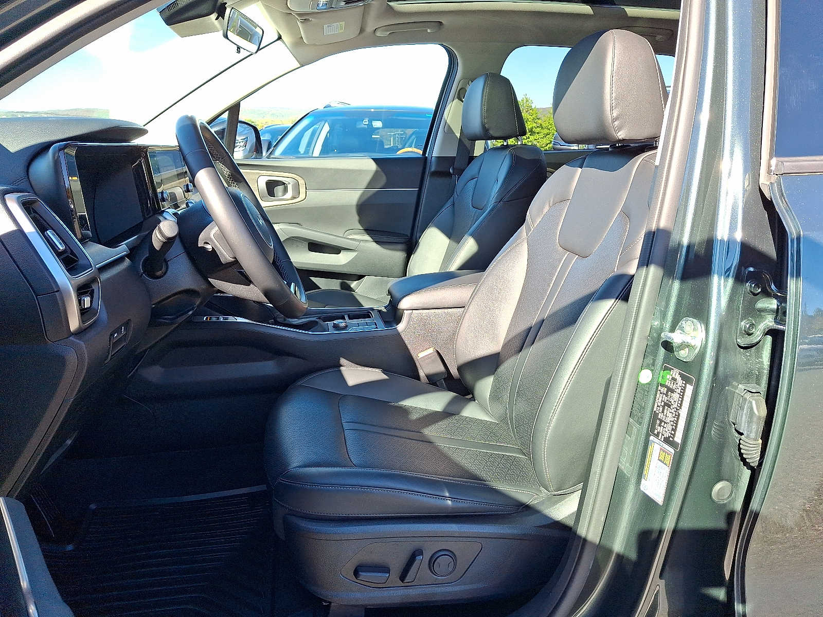 Thumbnail: 2022 Kia Sorento - 11