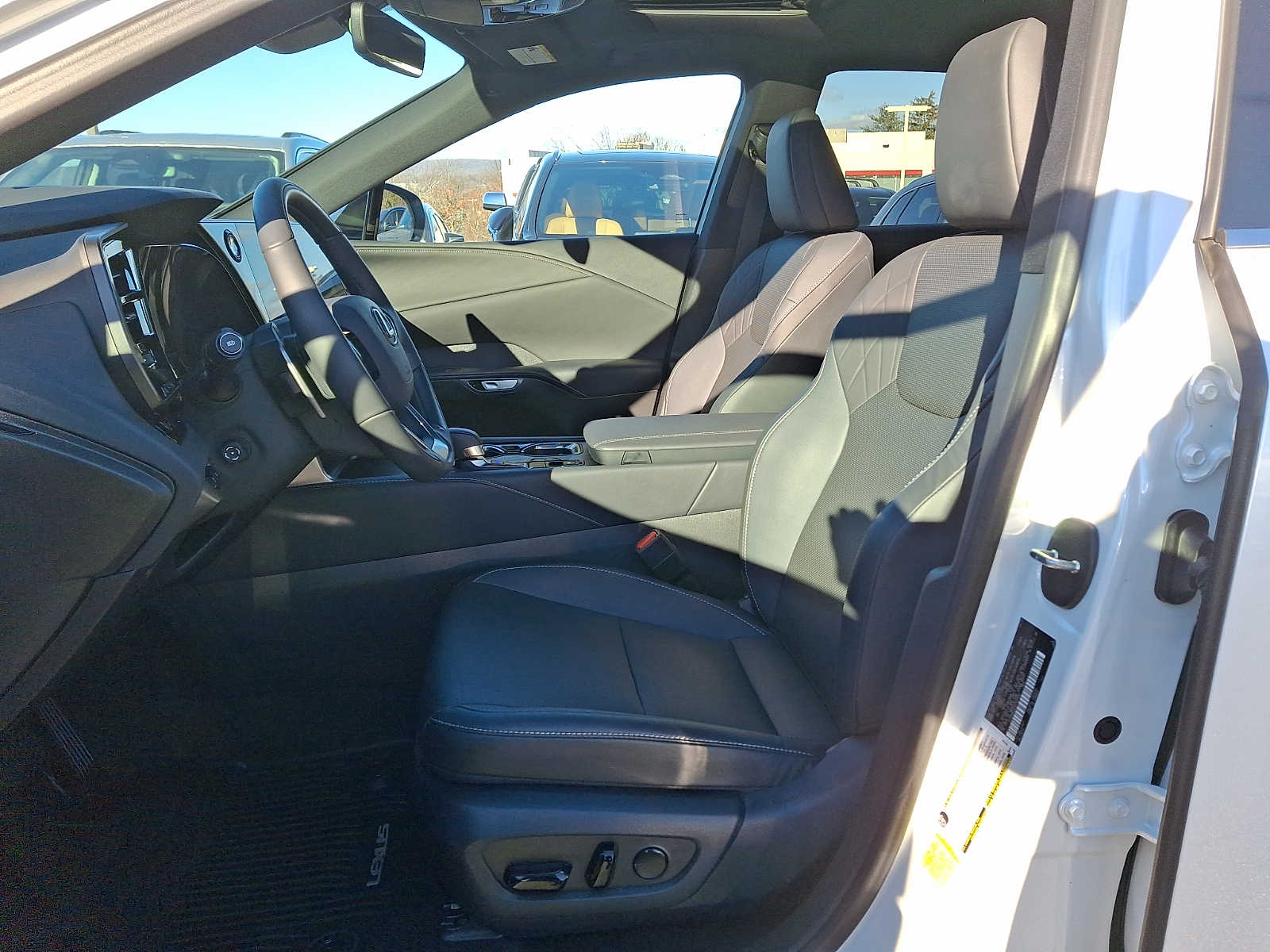 Thumbnail: 2025 Lexus RX - 9