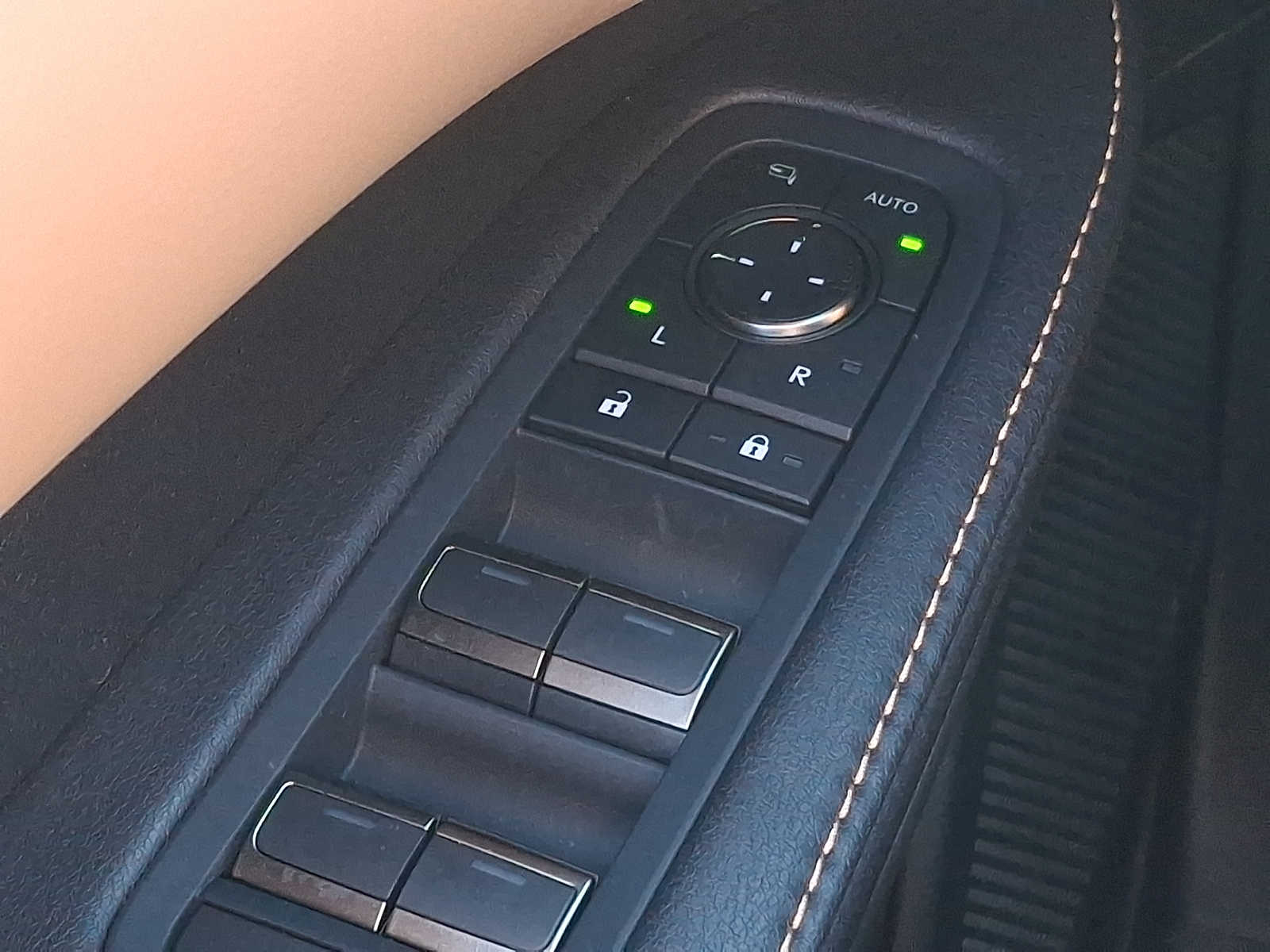 Thumbnail: 2025 Lexus RX - 24