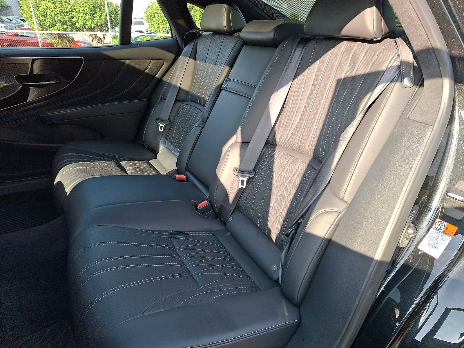 Thumbnail: 2023 Lexus LS - 7
