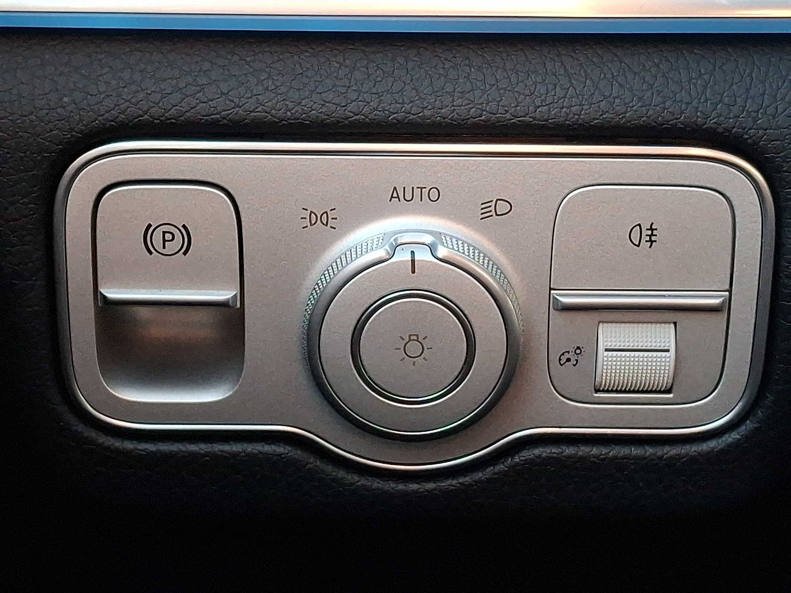 Thumbnail: 2025 Mercedes-Benz GLS - 21