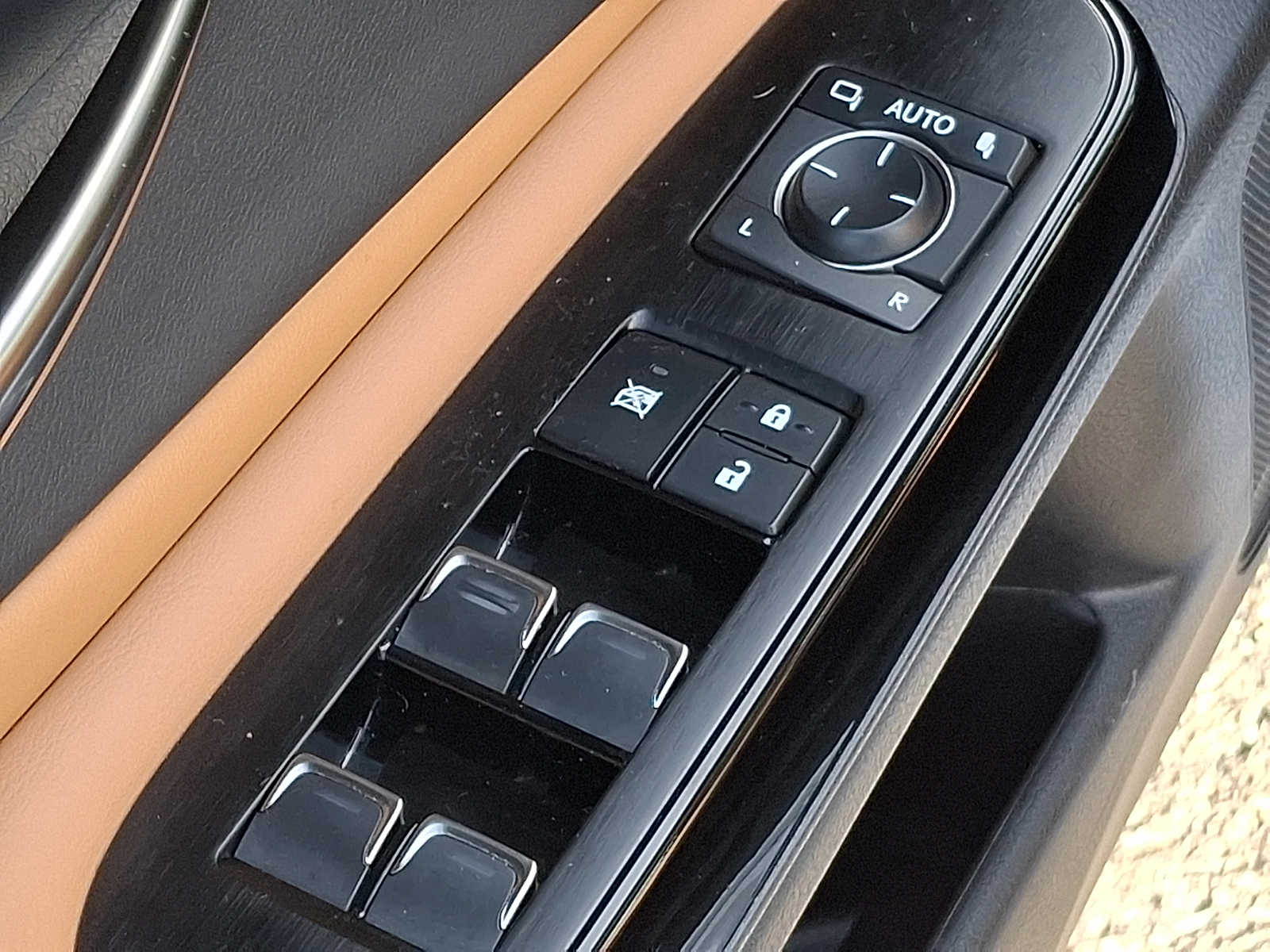 Thumbnail: 2023 Lexus ES - 23