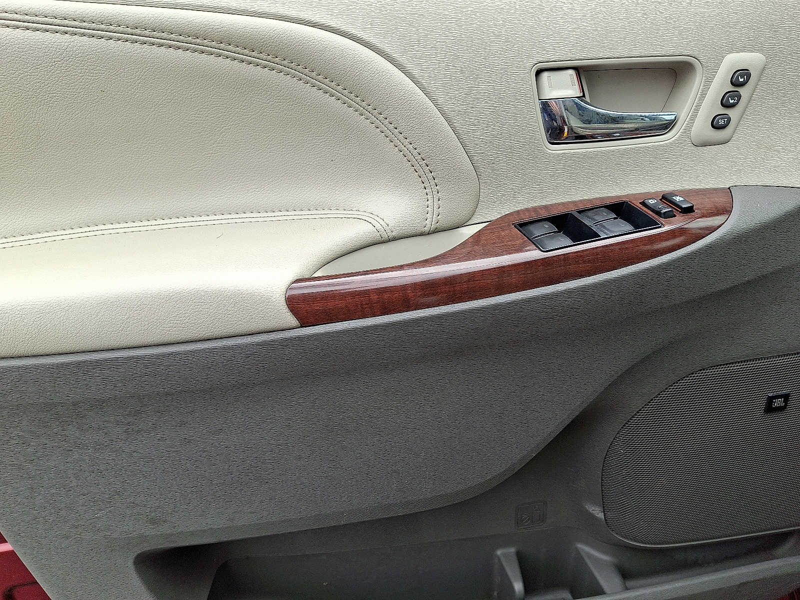 Thumbnail: 2013 Toyota Sienna - 11