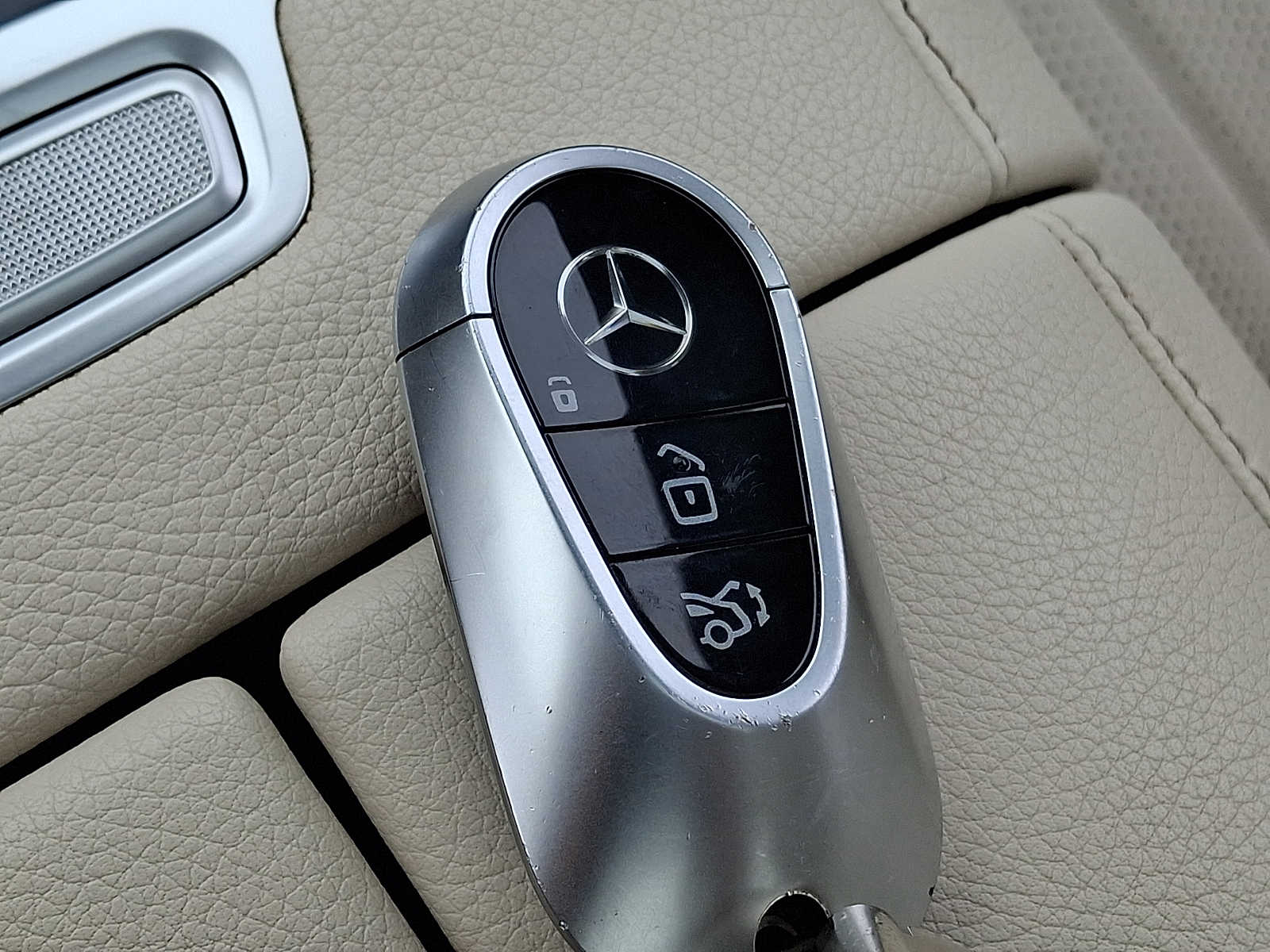 Thumbnail: 2022 Mercedes-Benz S-Class - 21